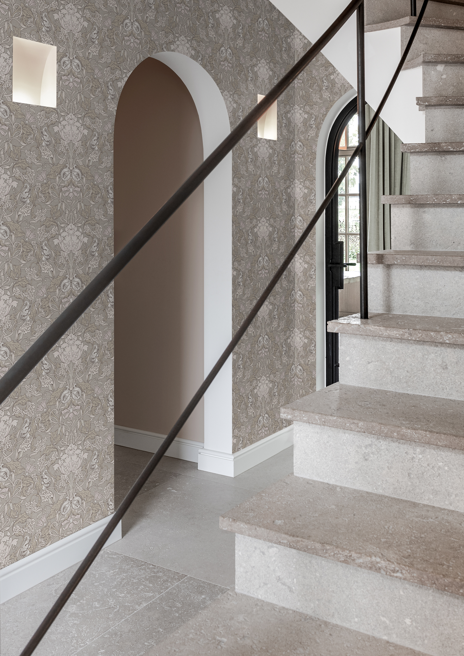 Обои Loymina British Style Garden Tulip Brit 11 002/1 10,05×1 фото в интерьере Обои Loymina British Style Garden Tulip Brit 11 002/1 10,05×1 фото в интерьере